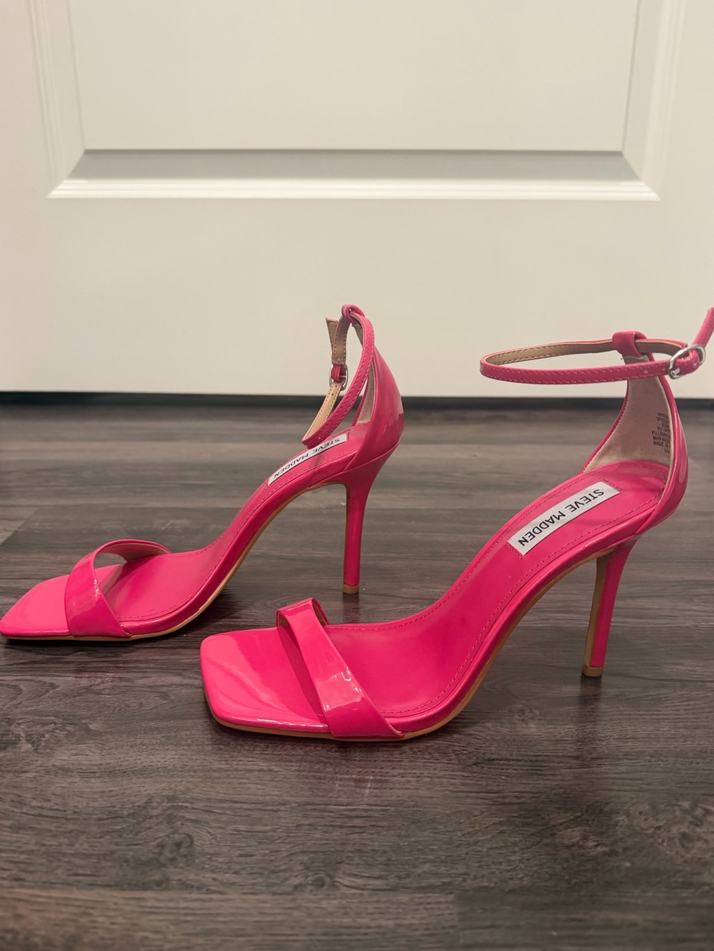 Steve Madden Spree sandal 8.5 hot pink NWOT